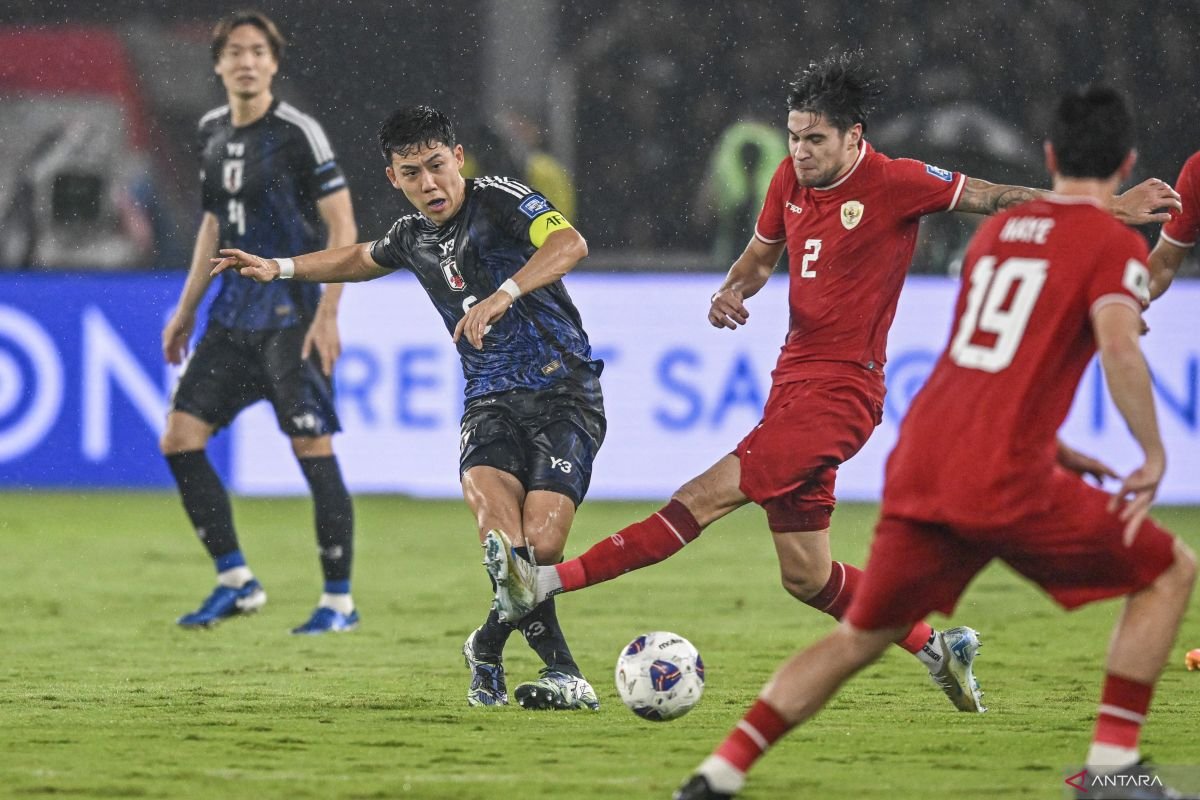 Berikut adalah beberapa judul alternatif untuk artikel yang membahas pemain timnas Lima dengan menit bermain terbanyak di klub musim ini:

1. "Pemain Timnas Lima dengan Jam Terbanyak di Lapangan Musim Ini"
2. "Siapa Pemain Timnas Lima yang Paling Banyak Bermain di Klub Musim Ini?"
3. "Menit Bermain Terbanyak: Bintang Timnas Lima di Klub Musim Ini"
4. "Pemain Timnas Lima: Pemegang Rekor Menit Bermain Terbanyak di Musim Ini"
5. "Dari Timnas ke Klub: Pemain Lima dengan Waktu Bermain Terbanyak di Musim Ini"
6. "Menyoroti Pemain Timnas Lima yang Mendominasi Menit Bermain di Klub"
7. "Rekor Menit Bermain: Pemain Timnas Lima yang Paling Aktif Musim Ini"

Semoga judul-judul ini bermanfaat!