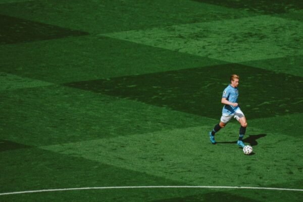 Courtois: De Bruyne Salah Satu Bintang Terbesar Belgia