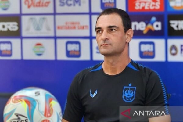 PSIS Semarang Resigns Coach Gilbert Agius