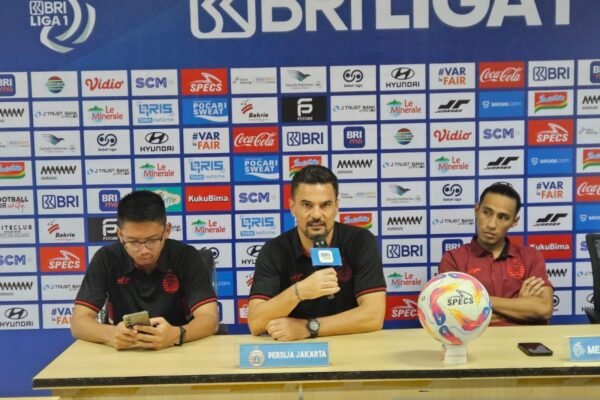 “Pena: Persija Tampil Tanpa ‘Ritme’ Jelas di Babak Pertama”