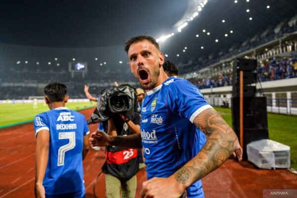 Update Klasemen Liga 1: Persib Dekati Gelar Juara, Persija Jatuh dari Posisi Empat Besar