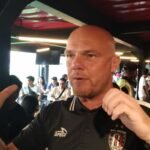 Berikut beberapa alternatif judul untuk "Bali United Tekankan Kerja Sama Tim Hadapi Laga Perdana":

1. "Bali United Prioritaskan Sinergi Tim Jelang Pertandingan Pertama"
2. "Kerja Sama Tim Jadi Fokus Utama Bali United di Laga Perdana"
3. "Bali United Tegaskan Pentingnya Tim Kerja Menyongsong Pertandingan Pembuka"
4. "Jelang Laga Perdana, Bali United Soroti Kerja Sama Tim"
5. "Bali United Siapkan Kerja Sama Tim Optimal untuk Laga Perdana" 

Semoga salah satu dari judul di atas sesuai dengan yang Anda cari!
